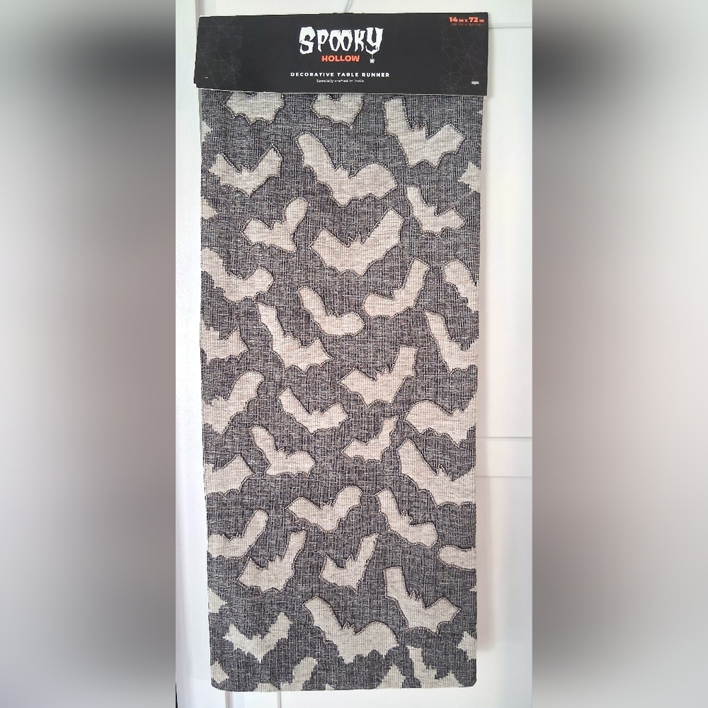TABLE RUNNER 14"x72" Large SPOOKY Hollow Raised BEADED Bats BRAND-NEW w/tags - Picture 9 of 9